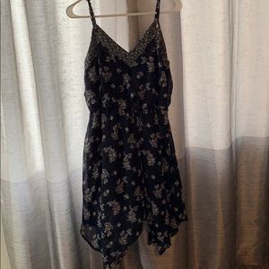 Cute navy printed dress!